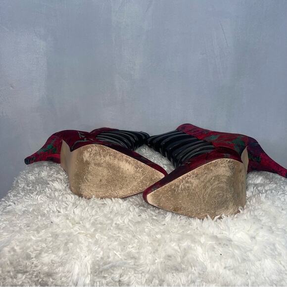 Privileged Joost Velvet Bootie - Picture 9 of 14